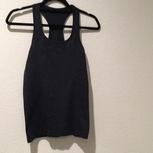Lululemon racer tank size 4